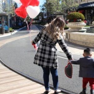 Coat- plaid Blac and white